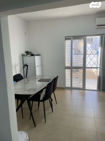 דירת גן, הכותל המערבי, שכונה א', באר שבע