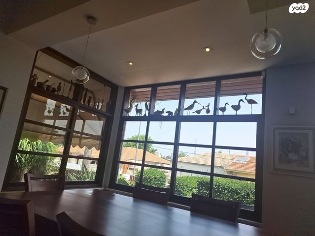 דו משפחתי, היינריך צבי גרץ, נאות גנים, נתניה