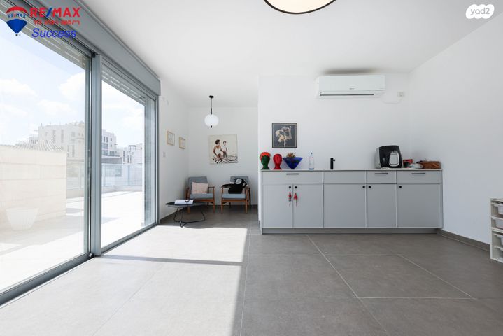 גג/ פנטהאוז, הבה"דים 10, נרקיסים, ראשון לציון