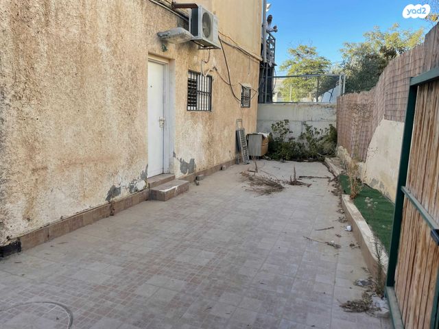 דירת גן, הכותל המערבי, שכונה א', באר שבע