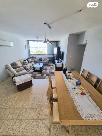 דירה, הרב מ. נורוק 12, צפון מערב מרכז העיר, נתניה