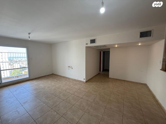 דירה, יגאל אלון, לב מוצקין, בנה ביתך, קרית מוצקין