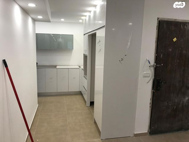 דירה, גבעת התחמושת, קרית שרת מערב, חולון