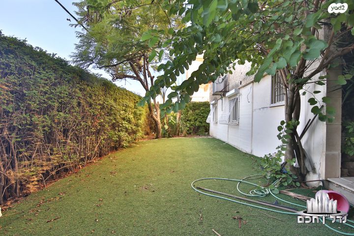 דירת גן, דבורה, מוצקין הותיקה, קרית מוצקין