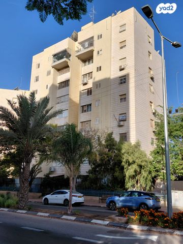 דירה, אסתר המלכה 23, נווה מנחם, באר שבע