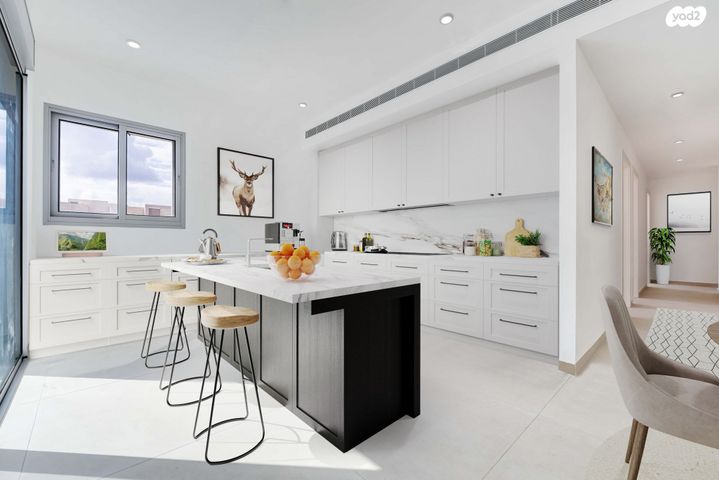 דירה, רחבעם זאבי, גליל ים (מתחם הכוכבים), הרצליה