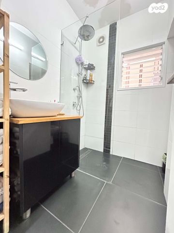 דירה, תנין 8, בת ים