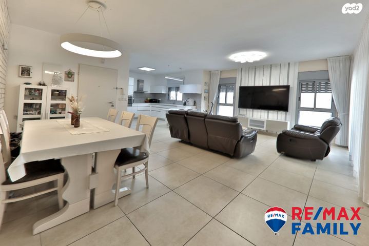 דירה, אוסישקין 3, מוצקין הותיקה, קרית מוצקין