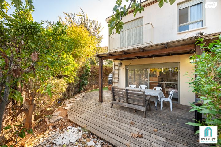 דו משפחתי, בנימינה גבעת עדה