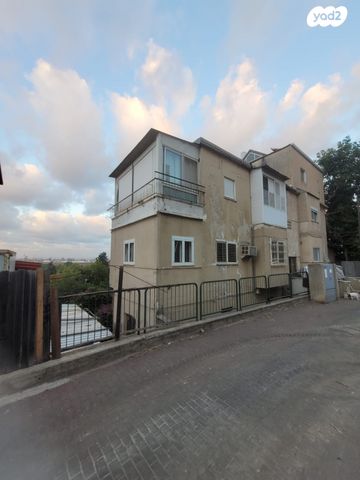 דירת גן, גבעת נשר, נשר