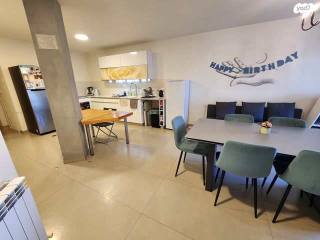 דירה, מרדכי אלקחי, ארמון הנציב, תלפיות מזרח, ירושלים