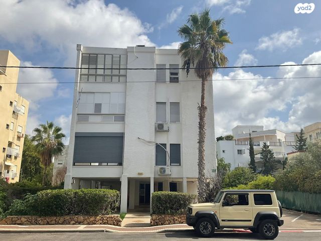 ז'בוטינסקי 42