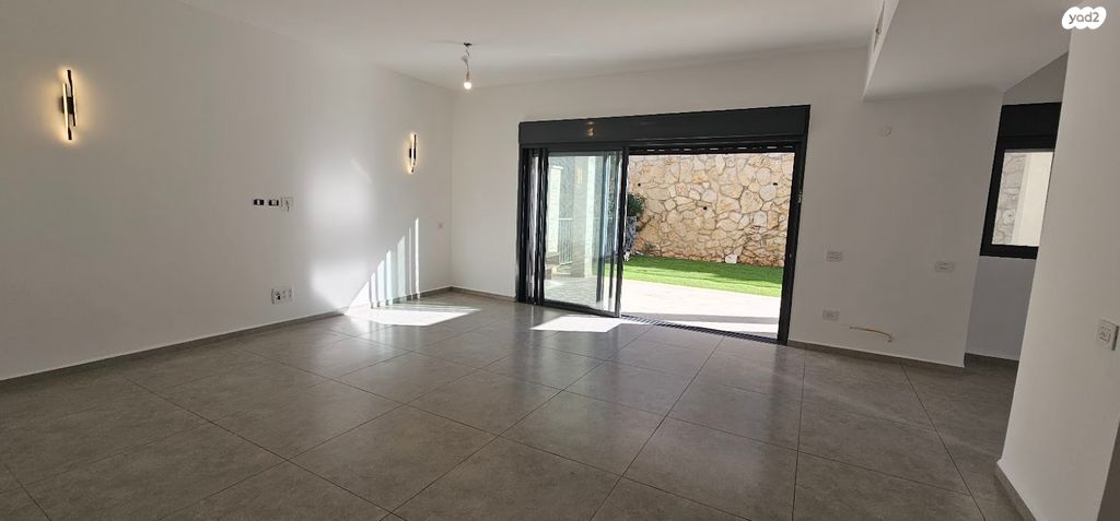 בית פרטי/ קוטג', זמורה 4, שאר העיר, כפר ורדים