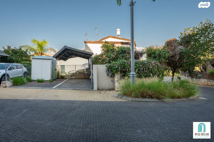 דו משפחתי, בנימינה גבעת עדה