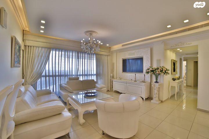 דבורה ברטונוב 