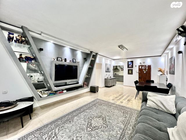 דירה, בורוכוב 12, צפון מערב מרכז העיר, נתניה