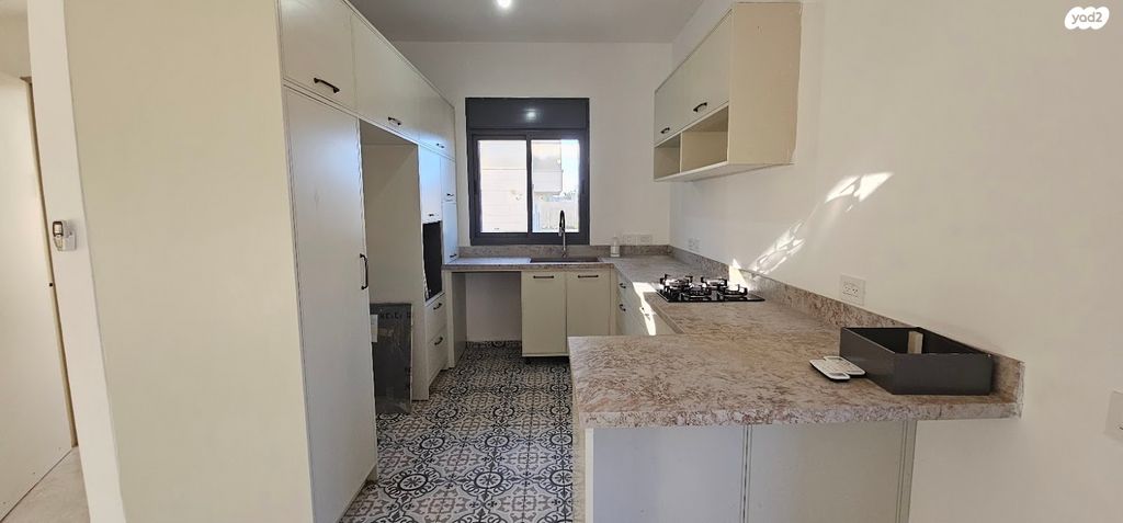 בית פרטי/ קוטג', זמורה 4, שאר העיר, כפר ורדים