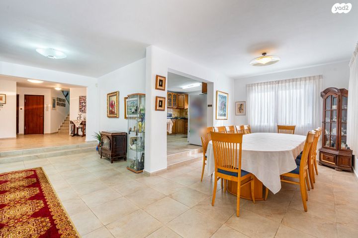 בית פרטי/ קוטג', נרקיס, הפרחים, קיסריה