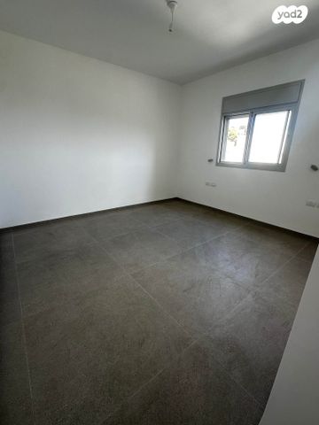 דירה, בנימין ד'ישראלי, אחוזה, חיפה