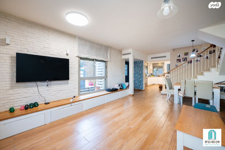 דו משפחתי, בנימינה גבעת עדה