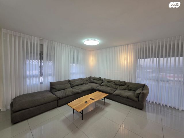 יוסי בנאי 54