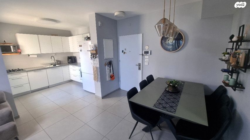 דירה, שער הגיא, יקנעם עילית