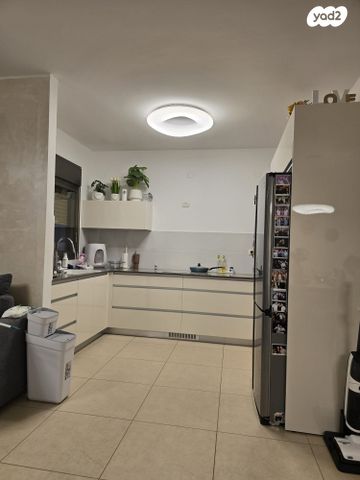 דירה, הרצל 23, עיר, מרכז העיר, נהריה