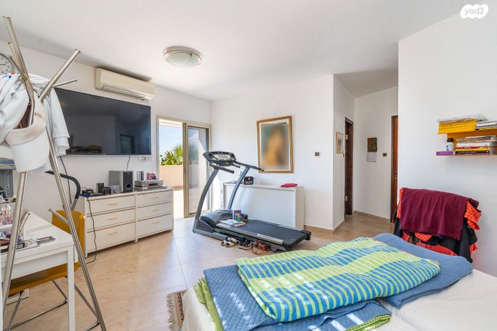 בית פרטי/ קוטג', נרקיס, הפרחים, קיסריה