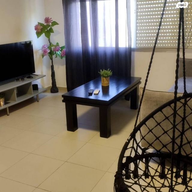 רחבת אמציה 12