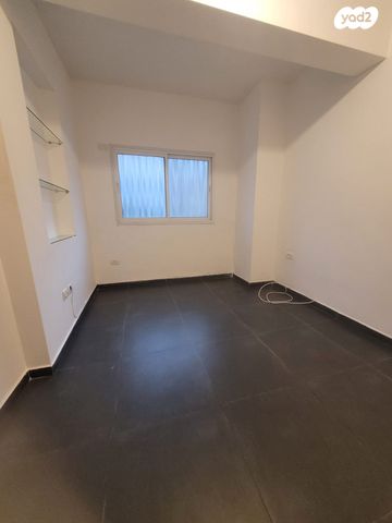 דירת גן, גבעת נשר, נשר