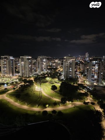 דופלקס, הפארק, חדרה