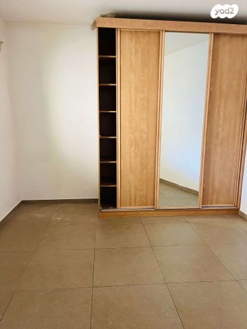 דירה, שבט, הכרמים, מודיעין מכבים רעות