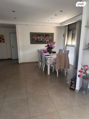 דירה, יוסף נקר, כפר גנים ג, פתח תקווה