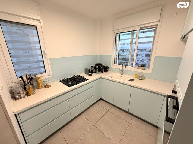 דירה, משה דיין, גיורא, רמלה