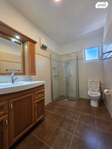 דירת גן, שדרות גת 241, קרית גת