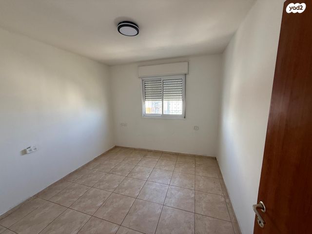 דירה, יגאל אלון, לב מוצקין, בנה ביתך, קרית מוצקין