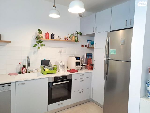 דירה, יואב, חרוזים, רמת גן