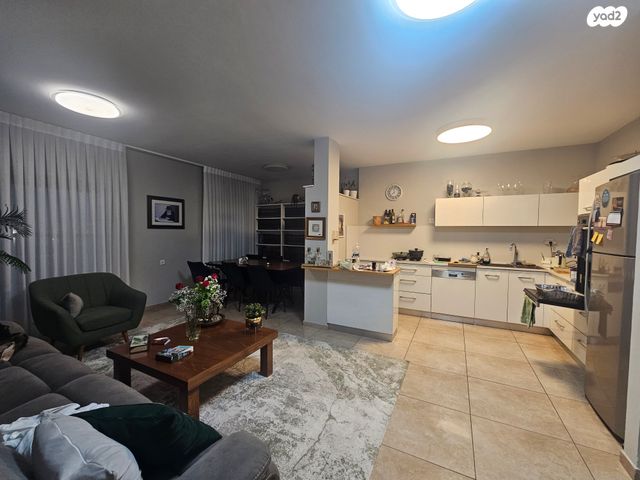 דירה, אנה פרנק, דרום מזרח, בת ים