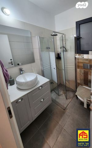 דירה, סנסן, צור הדסה