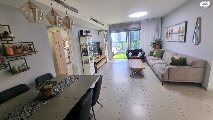 דירה, שער הגיא, יקנעם עילית