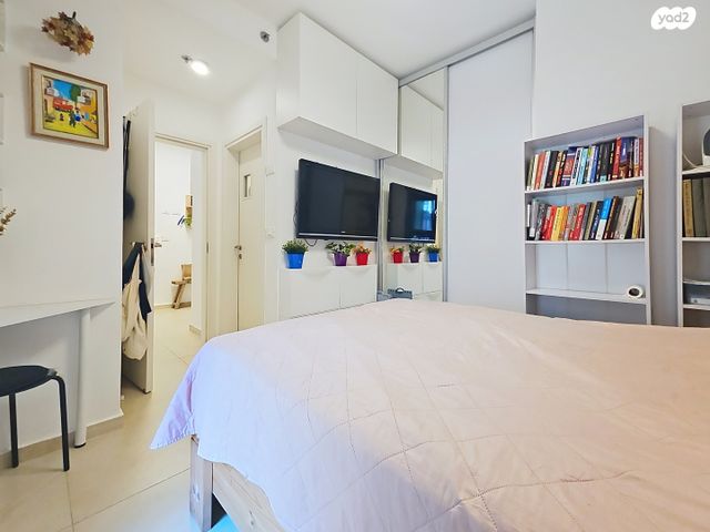 דירת גן, מעפילי אגוז, נווה חן, תל אביב יפו