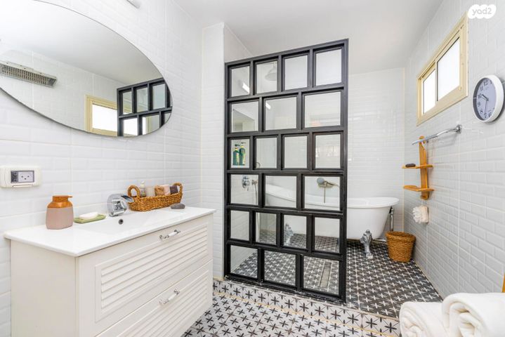 דו משפחתי, זכרון יעקב