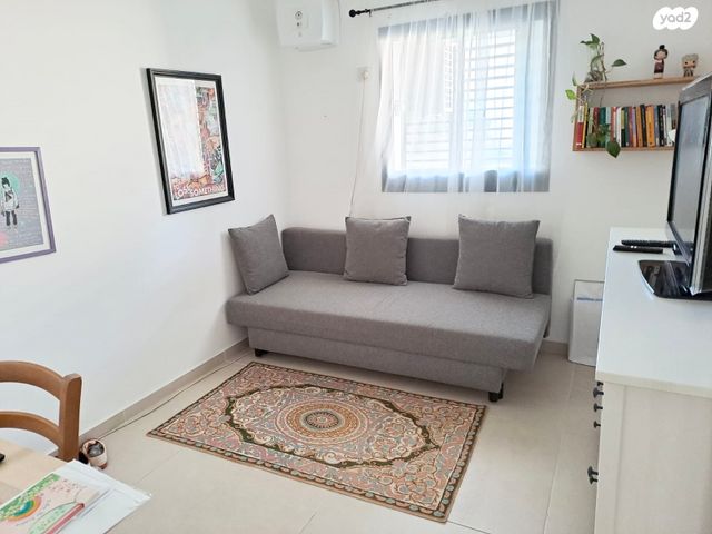 דירה, יואב, חרוזים, רמת גן