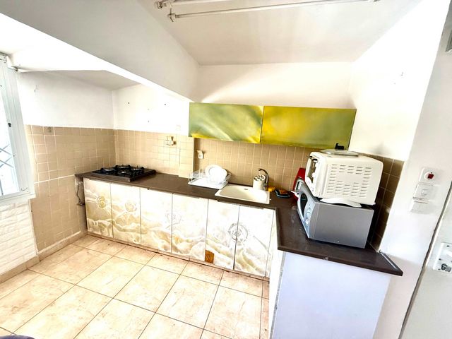 יד התשעה, שביב