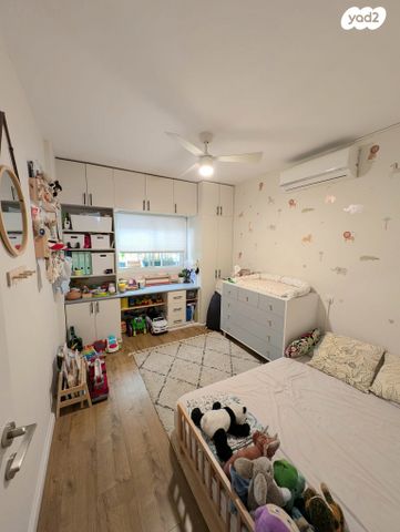 דירה, נווה אפק, ראש העין