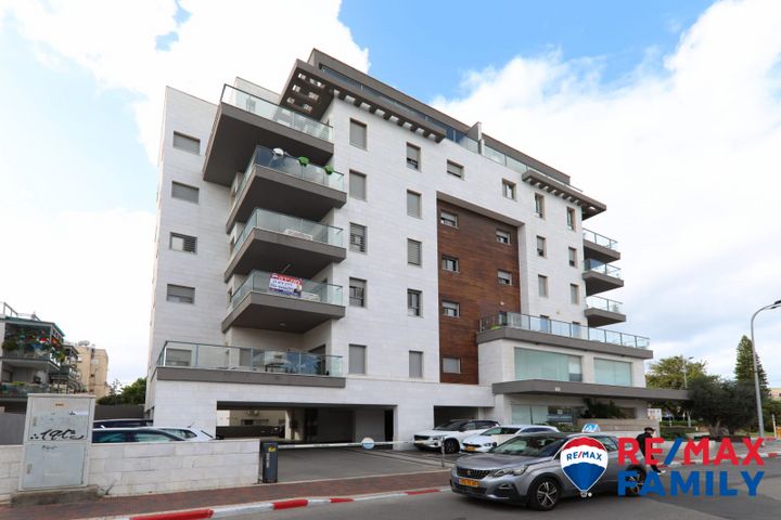 דירה, אוסישקין 3, מוצקין הותיקה, קרית מוצקין