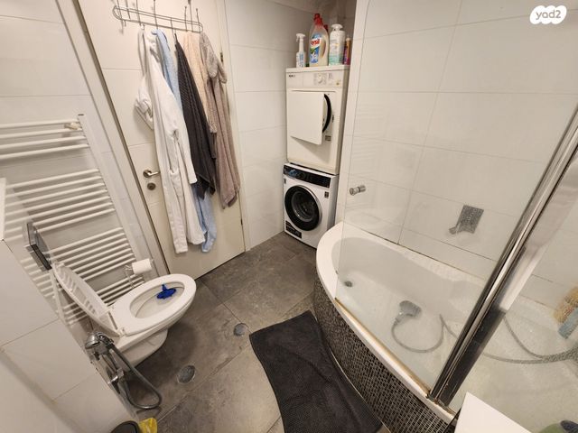 דירה, מרדכי אלקחי, ארמון הנציב, תלפיות מזרח, ירושלים