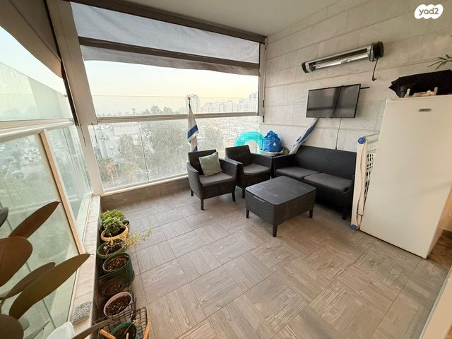 דירה, משה דיין, גיורא, רמלה