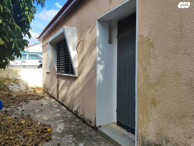 דו משפחתי, נווה שרת, זכרון יעקב