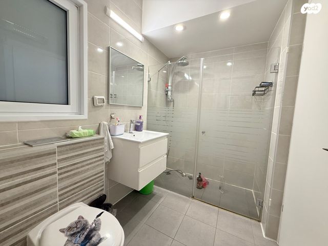 דירה, משה דיין, גיורא, רמלה